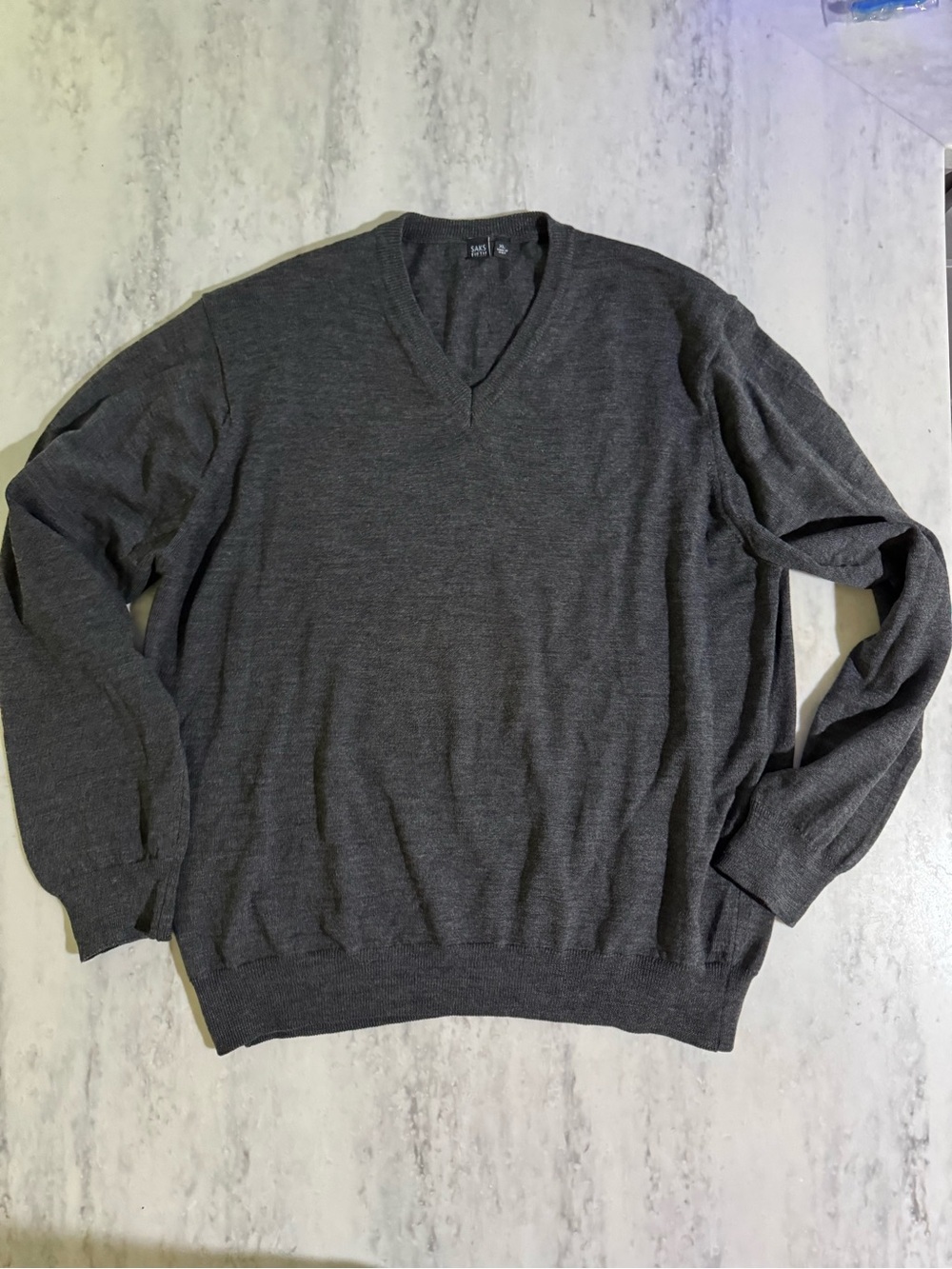 Saks Fifth Avenue Men's V-Neck Charcoal Grey Cozy Chic Wool Sweater XL